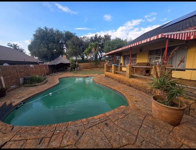 3 BEDROOM HOUSE FOR SALE IN GREENHILLS